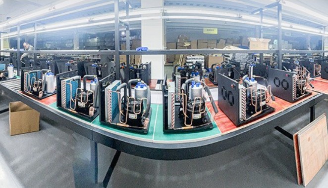 1 HP ice bath chiller unit with horizontal bathtub under testing
